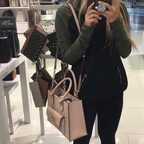 USED ONCE PERFECT CONDITION MK purse - Picture 3 of 7